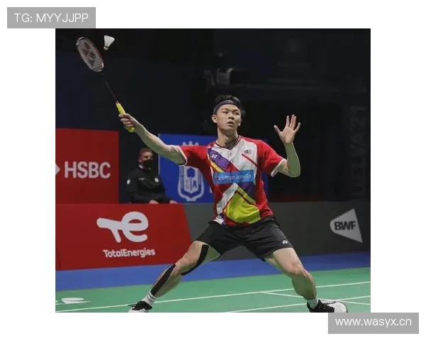 李梓嘉训练后一碗泡面全吃光，隔壁队友都惊了，这人真不简单