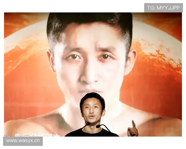 邹市明家的冰箱里塞满了蛋白粉，连饮料都得扫码看成分表