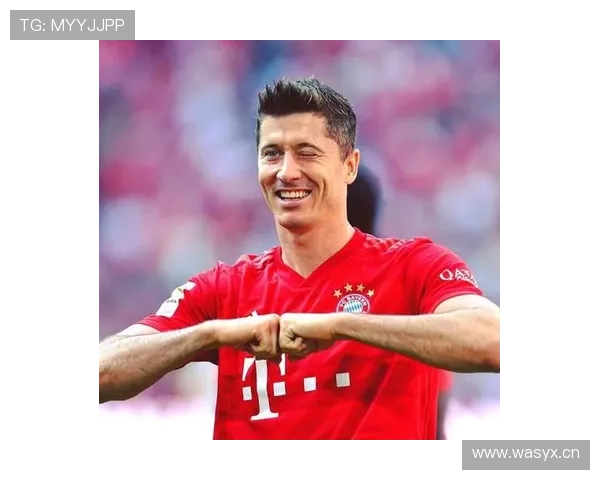 莱万这衣柜到底要不要了，鞋子多得开个二手店算了吧