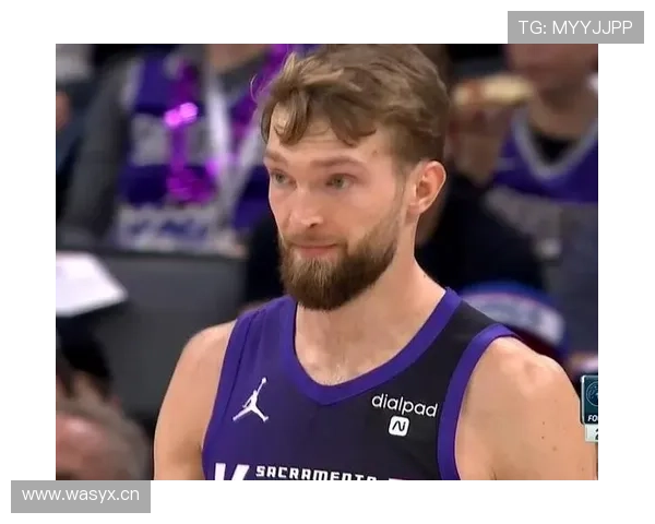 萨博尼斯高位手递手策应制造错位，高效两双数据提升国王进攻转换